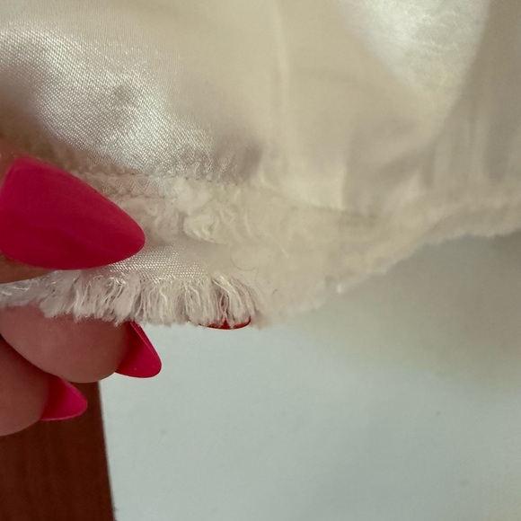 Raquel Allegra Cream Sleeveless Silky Tank Top Size Large Fringe Hem - Picture 4 of 17